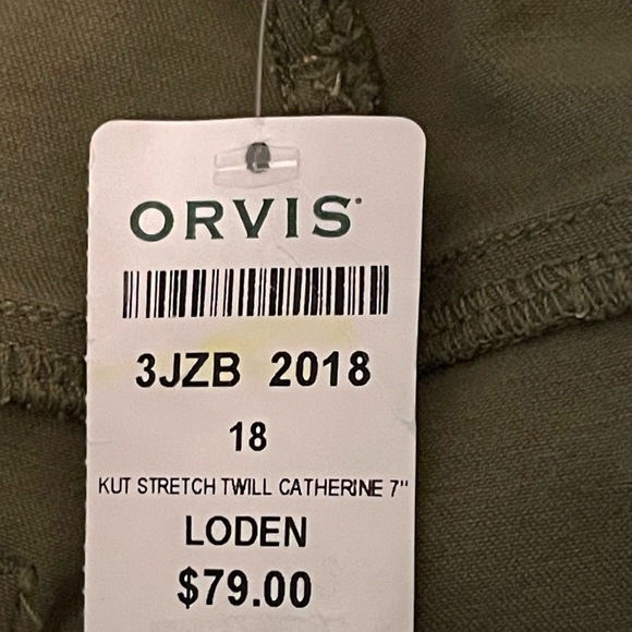 Kut From The Kloth Stretch Twill Catherine 7” Short in Loden Size 18 NWT - Picture 10 of 12